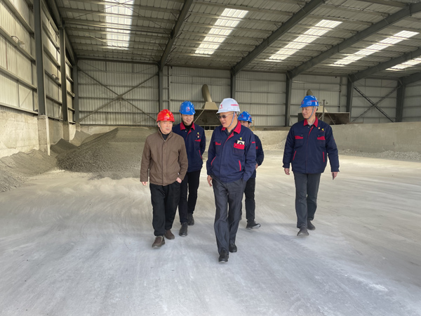 股份公司党委委员、副总司理刘道昆到建材公司调研