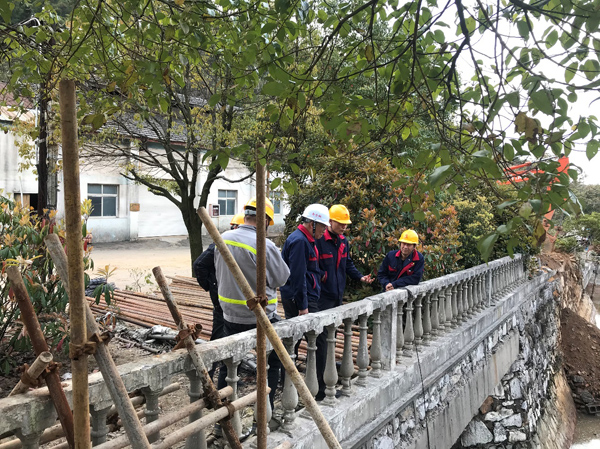 公司总司理到宝山新手艺水池环保刷新工程调研