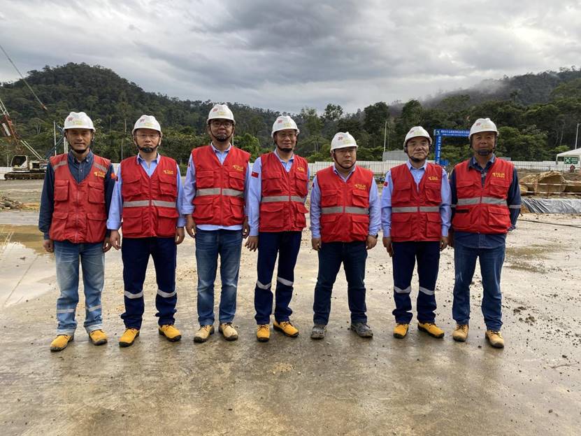 公司总司理到厄瓜多尔分公司调研指导事情