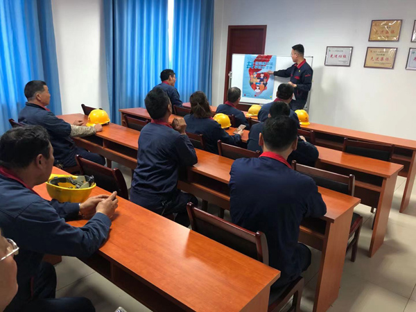 建材公司开展《职业病防治法》宣传周运动