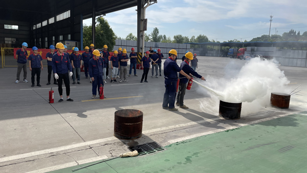 公司两家单位开展团结消防应急演练 