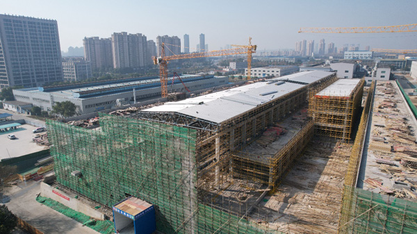 304永利集团唯一铜箔三期生箔车间钢结构主体工程胜封顶