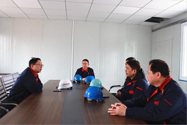 公司党委书记王伍升到铜基新质料项目检查指导事情
