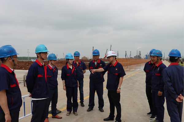 公司向导到铜基新质料项目调研