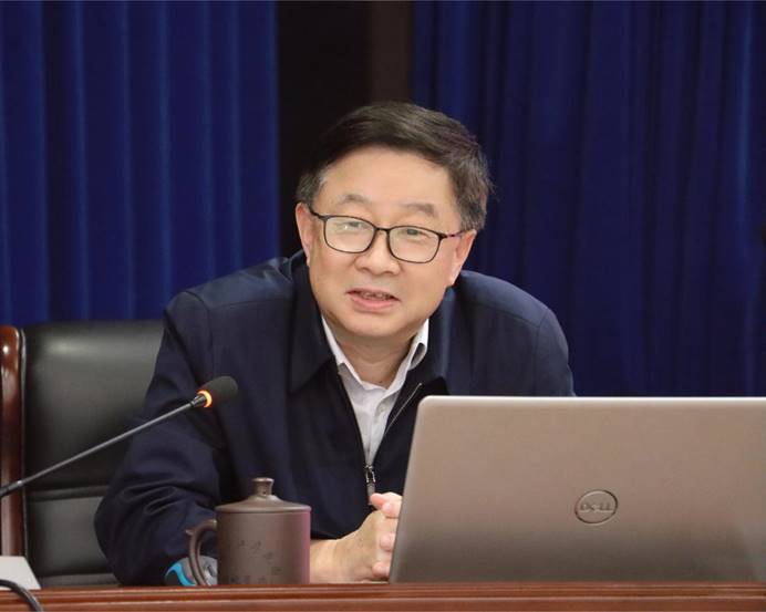 公司举行党委书记讲党课暨“青年大课堂”第一期