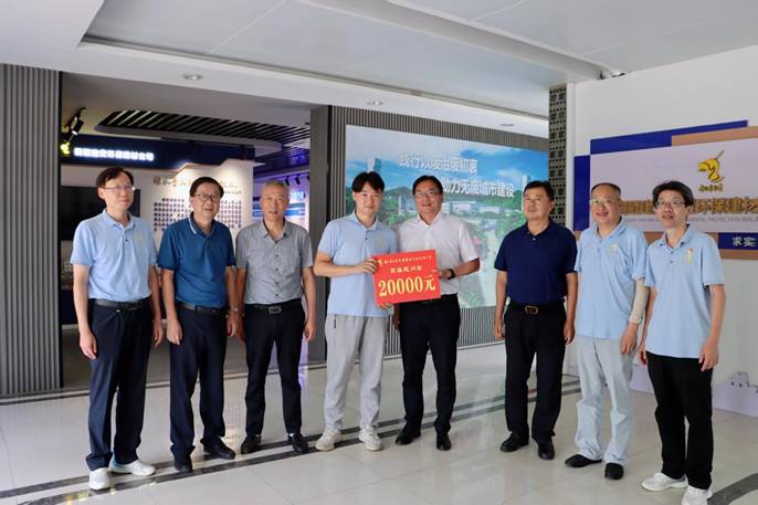 蒋培进到304永利集团唯一建慰藉问一线员工 